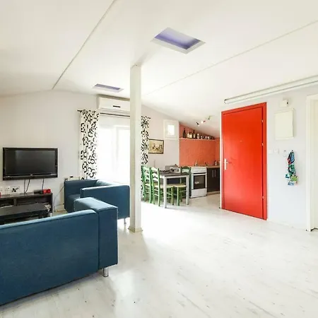 Delightful And Sunny Studio Apartament